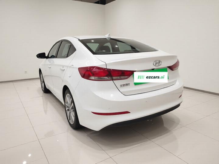 Elantra 2016 1.6L AT Smart Elite photo 4