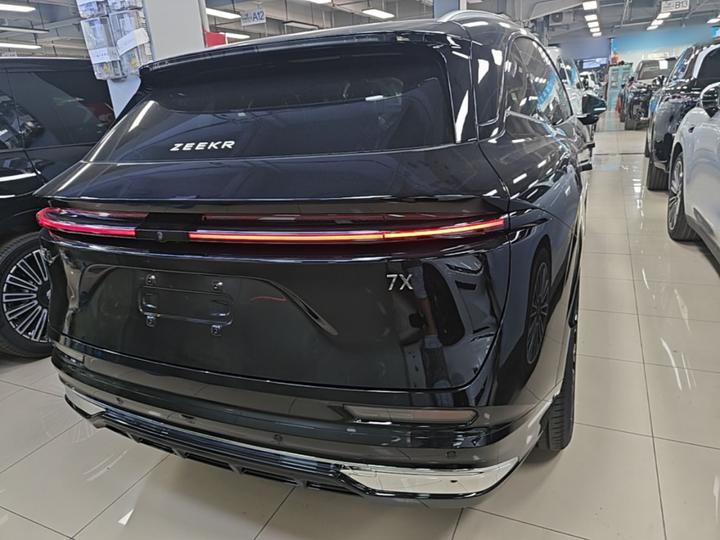 7X 2026 75kWh RWD MAX photo 3