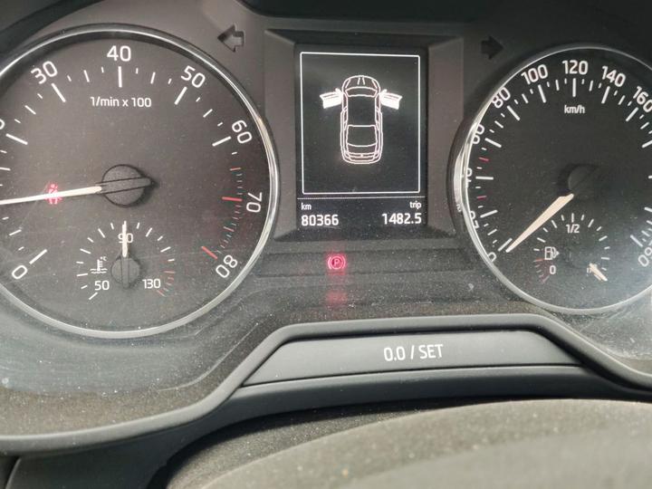 Octavia 2016 1.6L MT photo 2