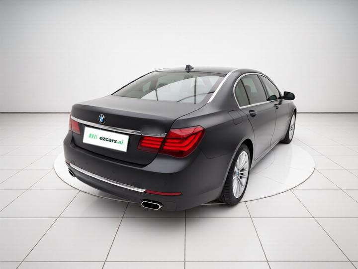 7 Series 2013 740Li Leading photo 6