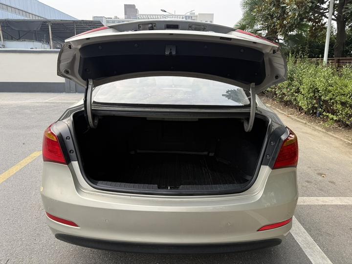 Mistra 2014 1.8L AT Smart GLS photo 8