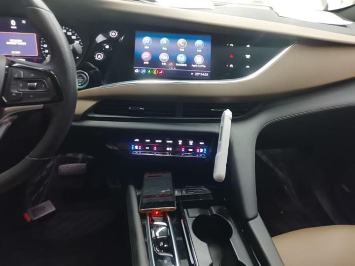 2020 28T AWD Exclusive Flagship photo 8