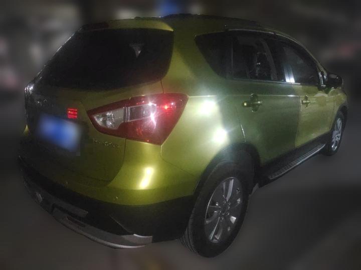 2015 1.6L CVT RWD Progressive photo 6