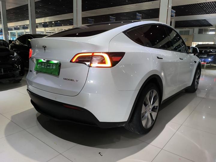 Model Y 2022 Facelift RWD photo 4