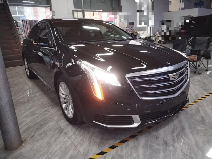 XTS 2018 28T Tech photo 3