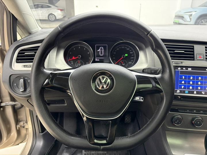 Golf 2015 1.4TSI AT Comfort photo 2