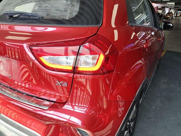 Vision X3 2017 1.5L AT Elite photo 7