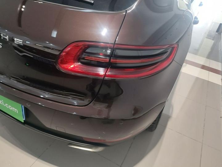 2017 Macan 2.0T photo 7