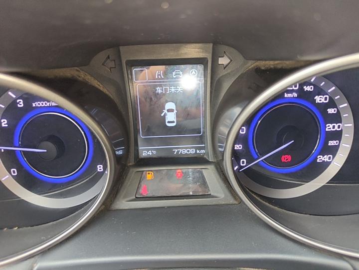 Eado 2016 1.6L MT photo 2
