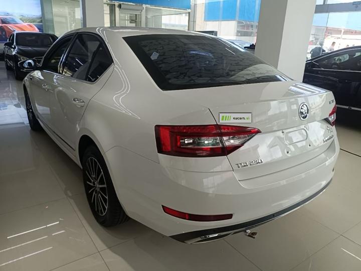 Octavia 2018 TSI230 DSG Luxury photo 4