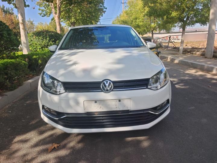 Polo 2016 1.6L AT Comfort photo 2