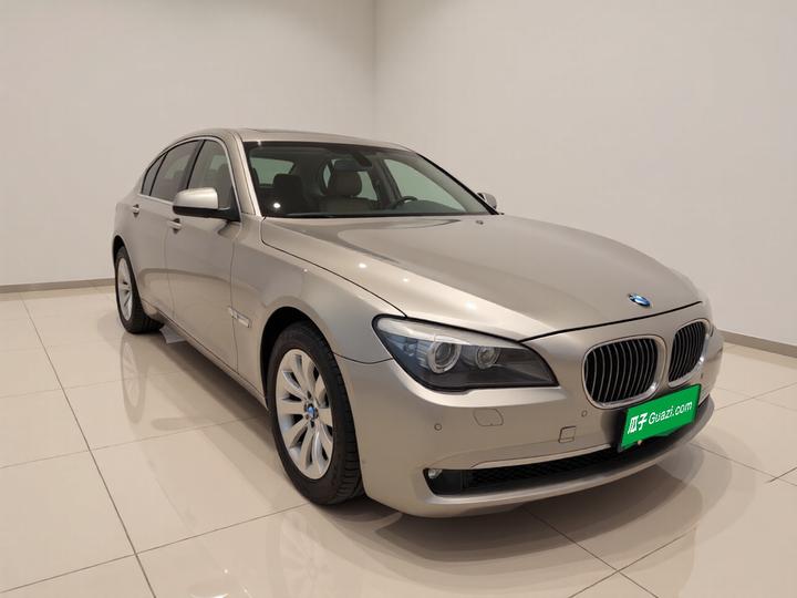 7 Series 2009 740Li Leading photo 3