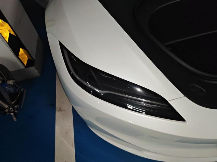 Model 3 2023 RWD photo 7