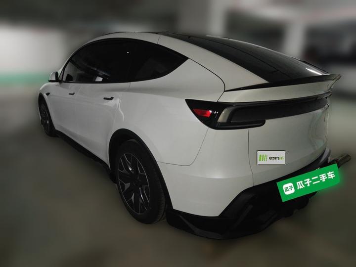 Model Y L 2025 Long Range AWD photo 4