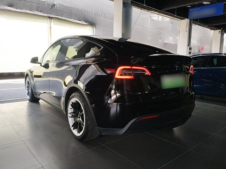 Model Y 2022 RWD photo 4