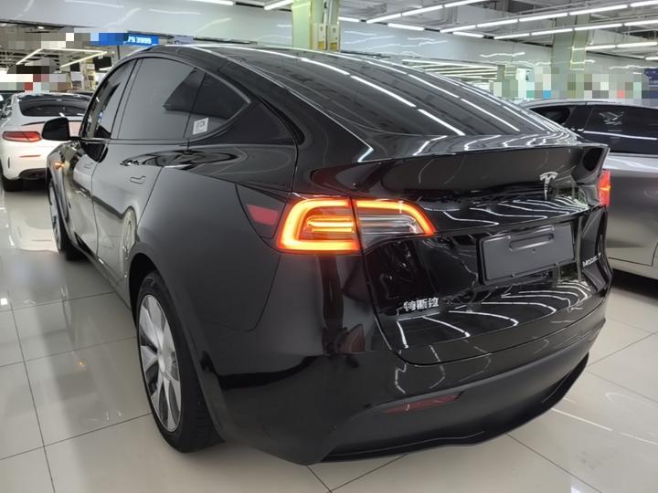 Model Y 2022 Facelift RWD photo 4