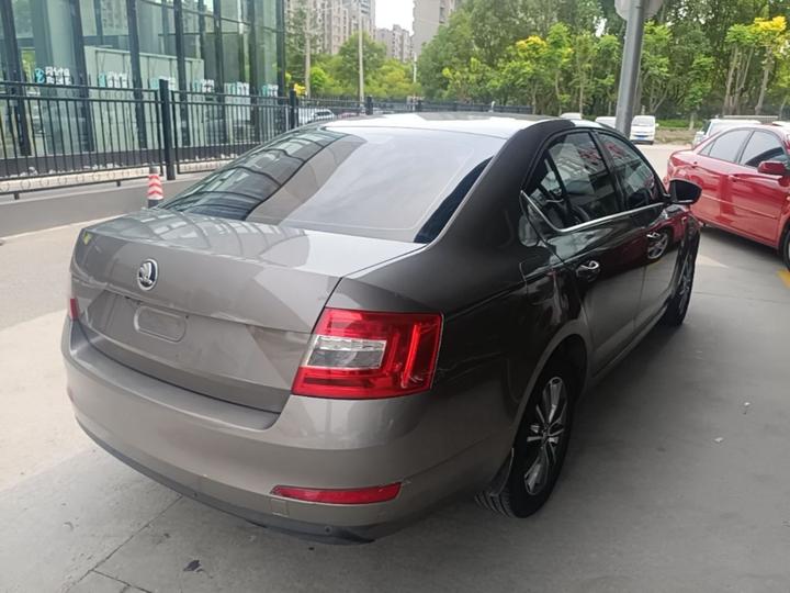 Octavia 2017 1.6L AT photo 4