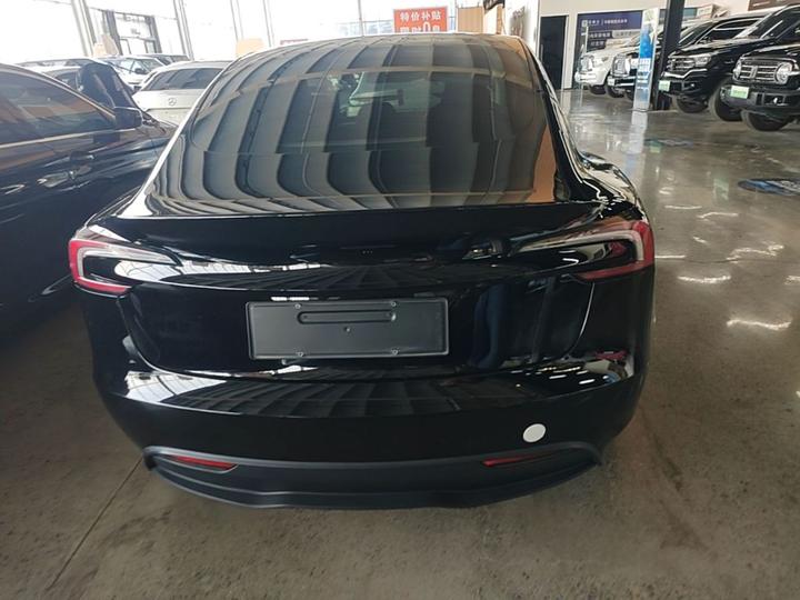 Model 3 2023 RWD photo 3