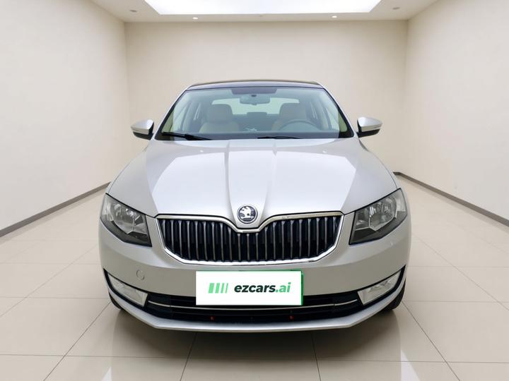 Octavia 2015 1.6L MT photo 2