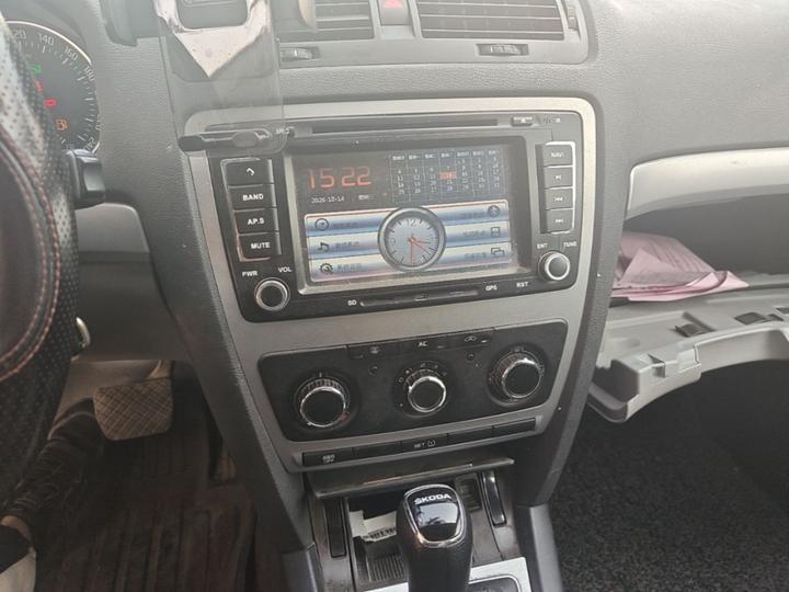 Octavia 2014 1.6L AT photo 8