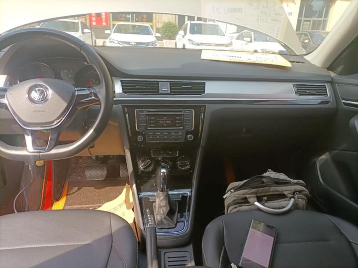 Bora 2016 1.6L AT Comfort photo 8