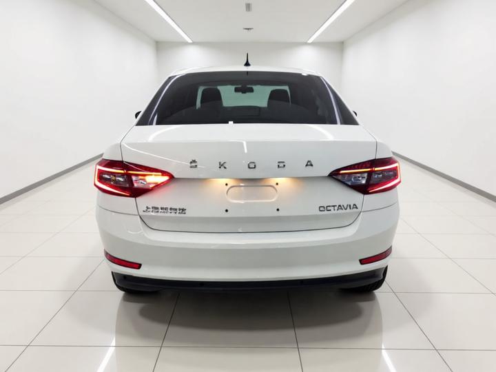 Octavia 2022 1.5L AT Comfort photo 3