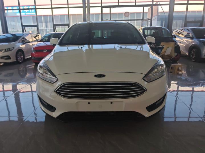 Focus 2020 Hatchback Classic 1.5L AT photo 2