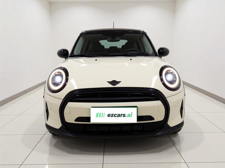 2022 1.5T COOPER 5-Door photo 2