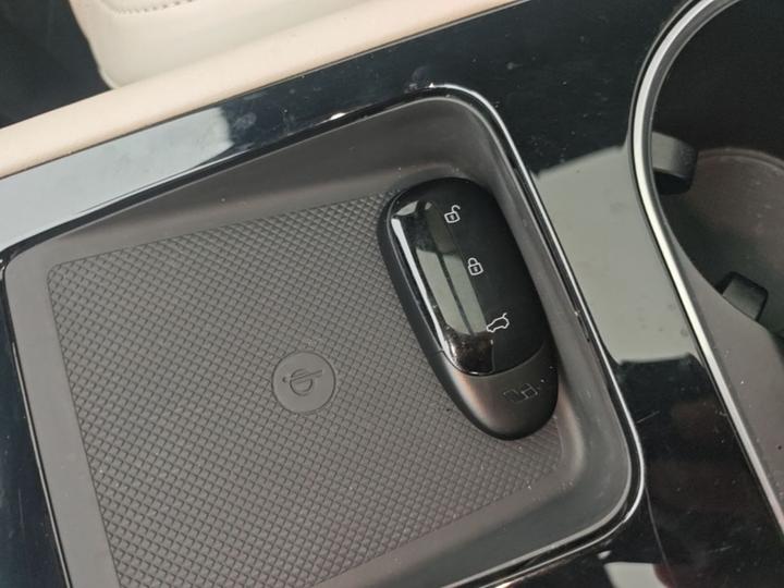 Li Auto ONE 2020 EREV 6-Seater photo 8