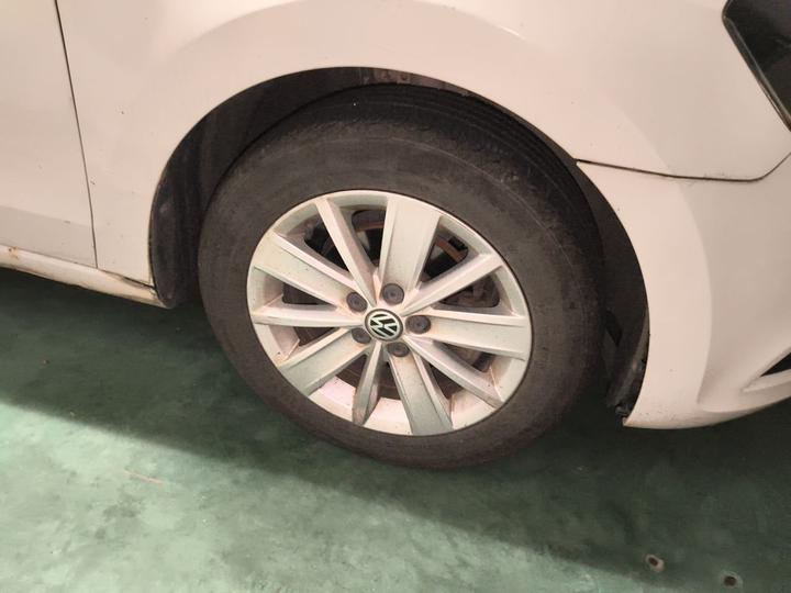 2015 1.6L MT Comfort photo 8