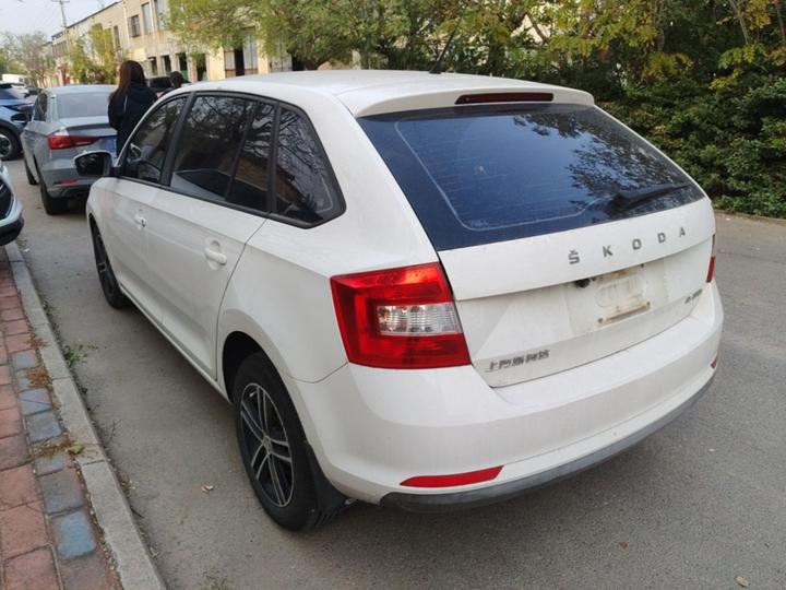 Rapid Spaceback 2019 Facelift 1.5L AT Standard China V photo 4