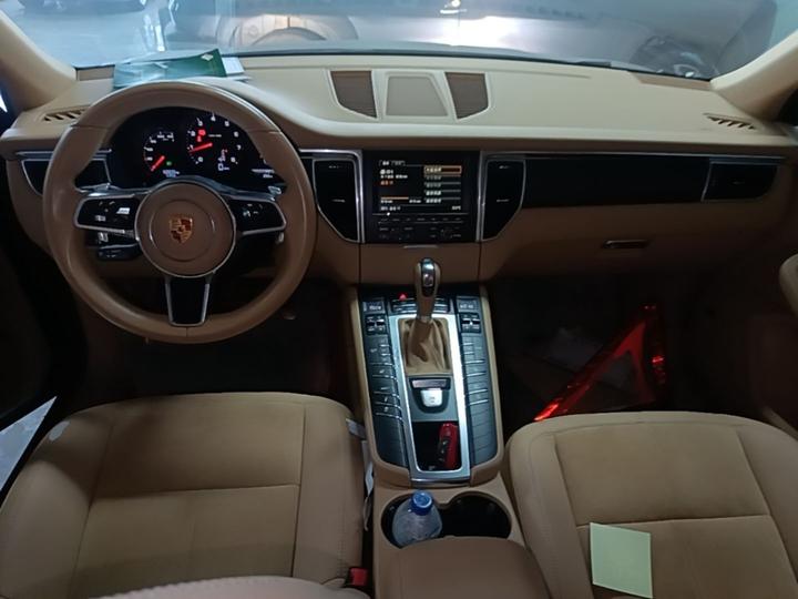 2014 Macan 2.0T photo 5
