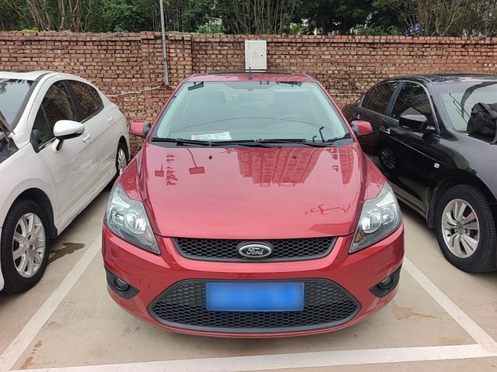 Focus 2013 Hatchback Classic 1.8L AT Anniversary Edition photo 2