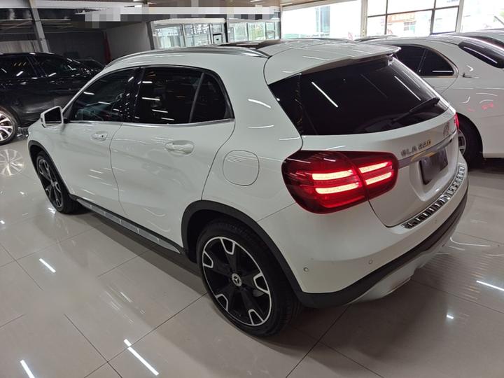 GLA 2017 GLA 220 4MATIC Fashion photo 4