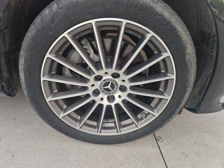 E-Class 2022 E 260 L photo 8