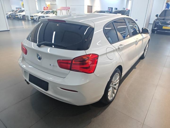 1 Series Imported 2016 120i Leading photo 4