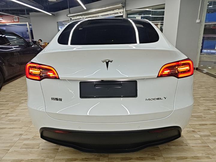 Model Y 2022 Facelift RWD photo 5