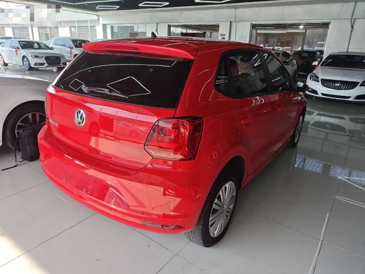 Polo 2016 1.6L AT Comfort photo 6