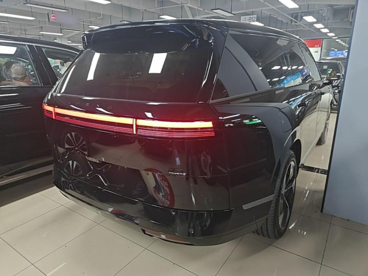 GX 2026 EREV 1585 AWD UltraSE photo 4