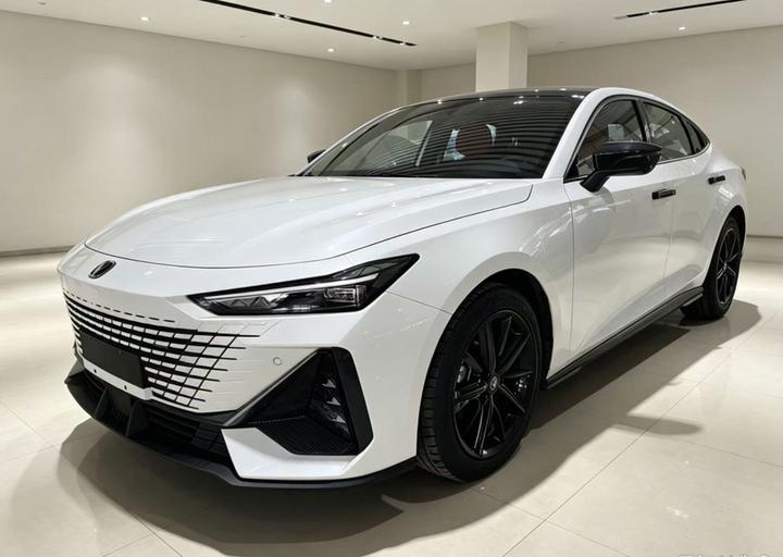 UNI-V 2022 1.5T Premium