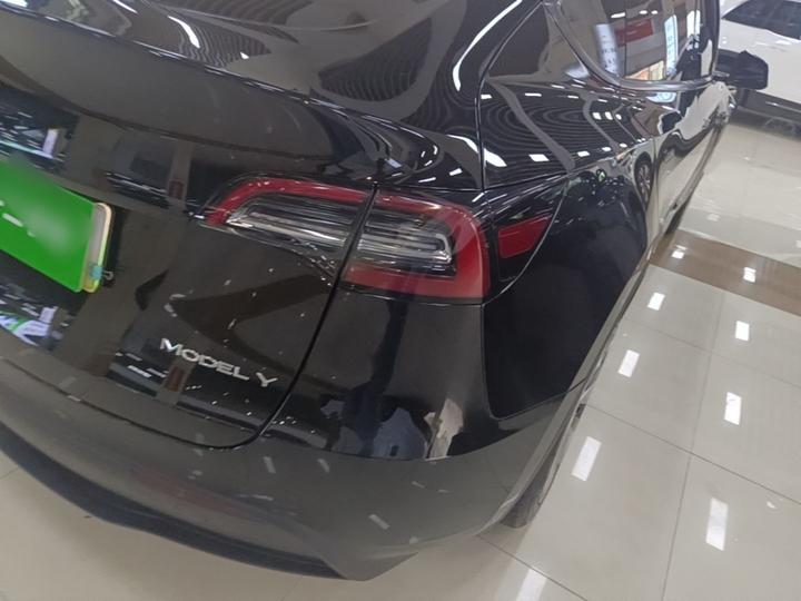 Model Y 2022 RWD photo 7