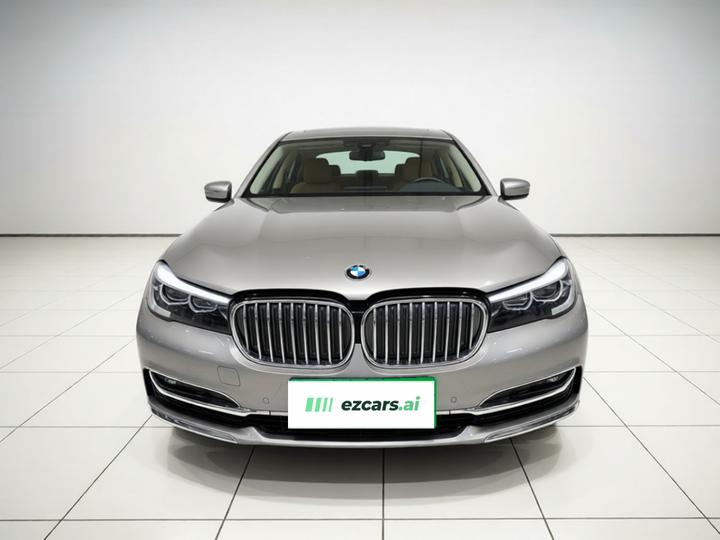 7 Series 2018 730Li Leading Excellence photo 2
