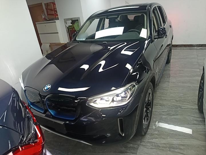 iX3 2021 Facelift Leading photo 2