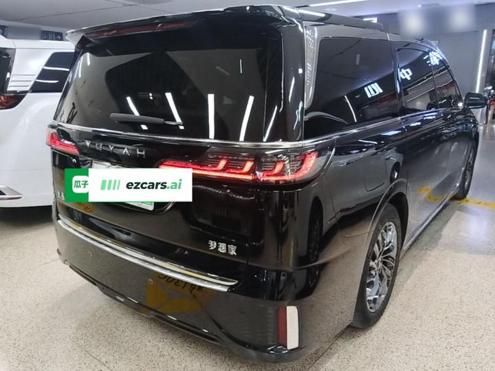 Voyah Dreamer 2024 PHEV Extended Range Premium photo 6