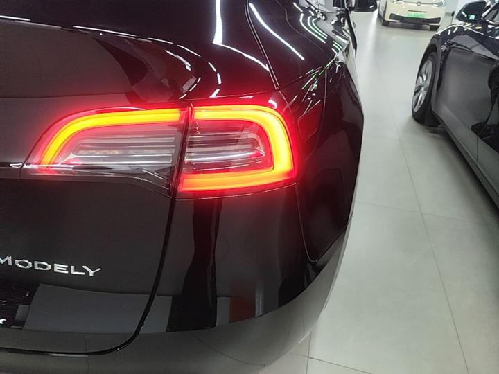 Model Y 2022 Long Range AWD photo 7