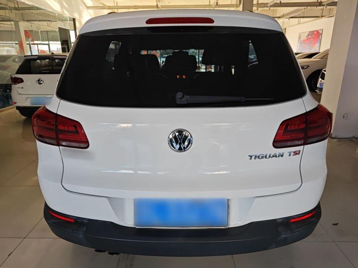 Tiguan 2015 1.8TSI AT RWD photo 3