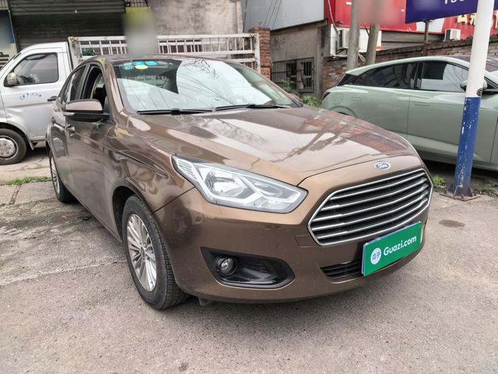 Escort 2015 1.5L MT Comfort photo 3