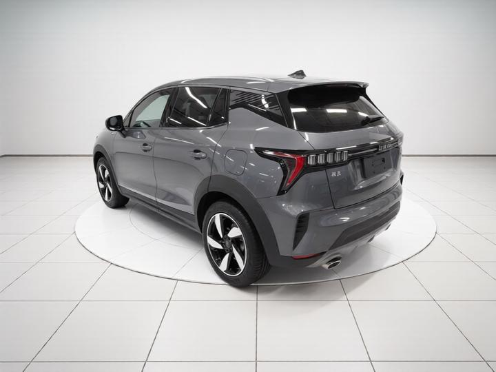 06 EM-P 2020 PHEV Plus photo 4
