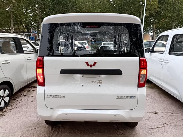 Wuling Zhiguang EV 2025 201km Standard photo 3