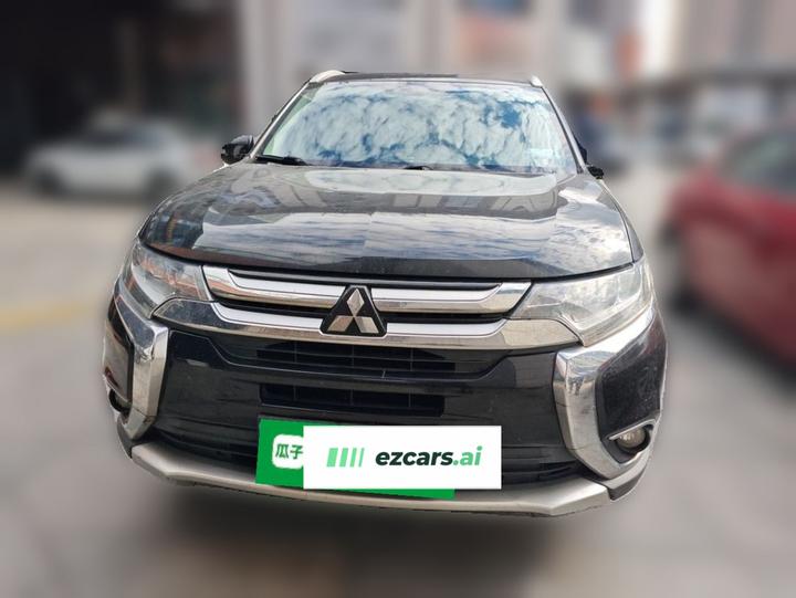 Outlander 2018 2.4L AWD Luxury 7-Seater photo 2